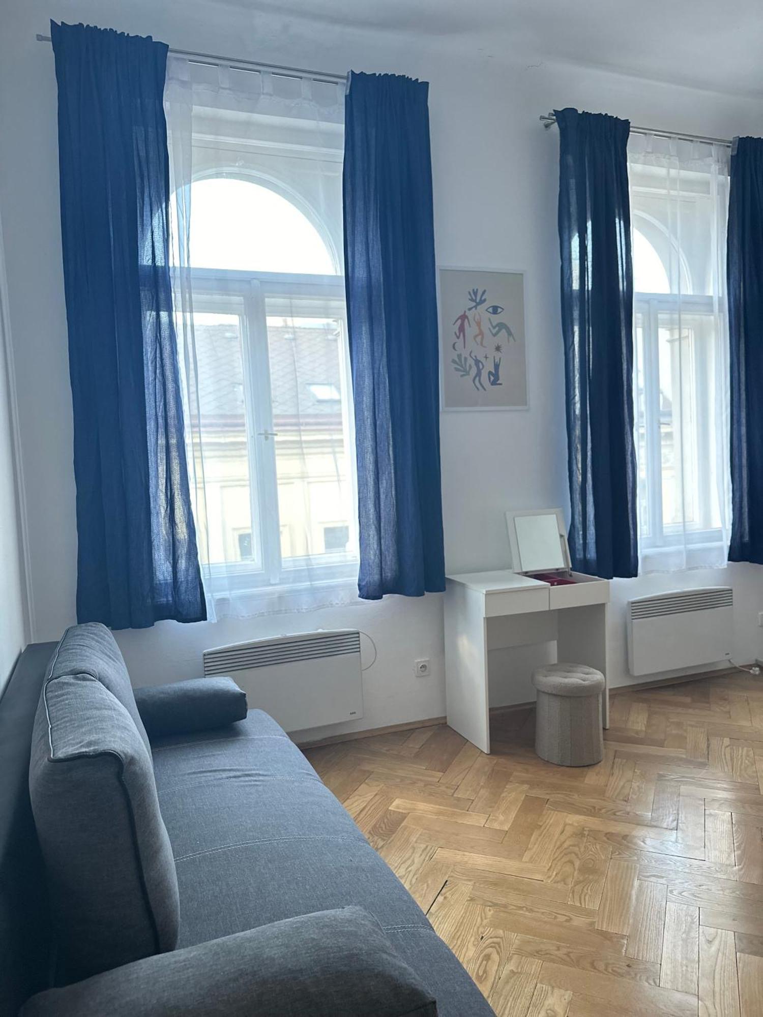 Modern Skorepka 4 Praga